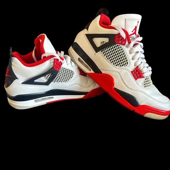 Athletic_Shoes
